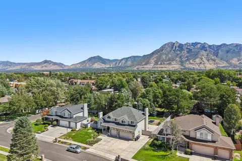 View/Area - 6231 S Vinecrest Dr S, Murray, UT 84121 photo 3 of 4