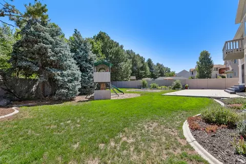Exterior - 6231 S Vinecrest Dr S, Murray, UT 84121 photo 5 of 7