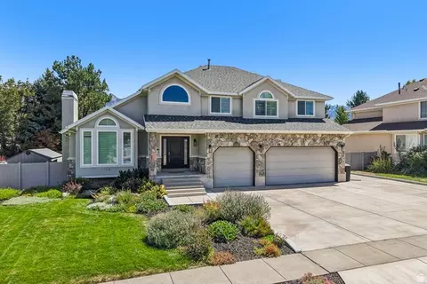 6231 S Vinecrest Dr S, Murray, UT 84121