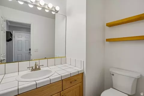 Bath - 6231 S Vinecrest Dr S, Murray, UT 84121 photo 1 of 5
