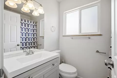 Bath - 6272 S 400 E, Murray, UT 84107 photo 1 of 3