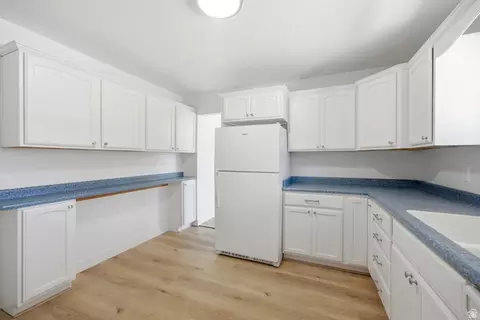 Kitchen - 6272 S 400 E, Murray, UT 84107 photo 4 of 4
