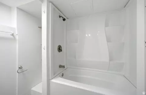 Bath - 6272 S 400 E, Murray, UT 84107 photo 3 of 3
