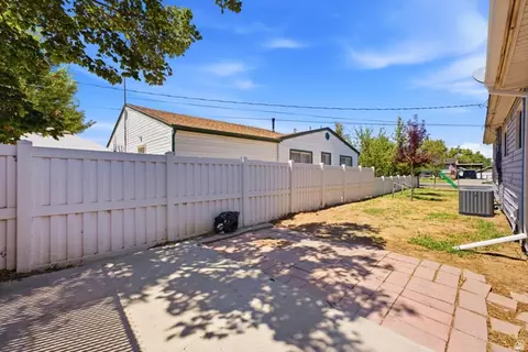 Exterior - 6272 S 400 E, Murray, UT 84107 photo 1 of 2