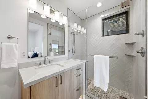 Bath - 1230 E Longview Dr #23, Hideout, UT 84036 photo 10 of 10