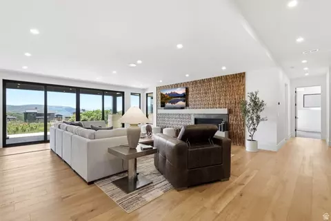Living - 1230 E Longview Dr #23, Hideout, UT 84036 photo 6 of 7
