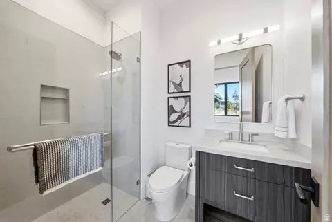 Bath - 1230 E Longview Dr #23, Hideout, UT 84036 photo 6 of 10
