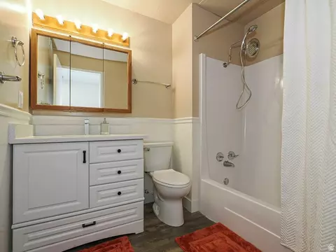 Bath - 88 W 50 S #C-1, Centerville, UT 84014 photo 1 of 1