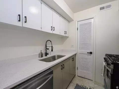 Kitchen - 88 W 50 S #C-1, Centerville, UT 84014 photo 1 of 4