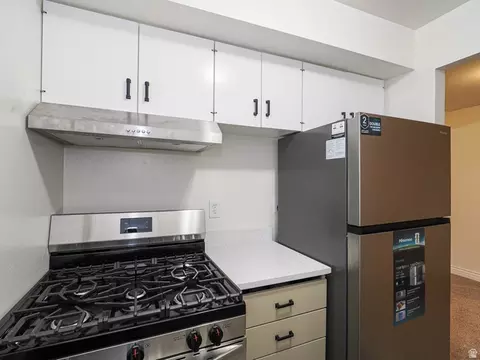 Kitchen - 88 W 50 S #C-1, Centerville, UT 84014 photo 3 of 4