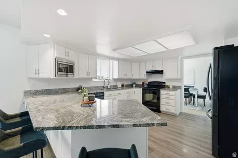 Kitchen - 2902 S 650 E, Bountiful, UT 84010 photo 2 of 3
