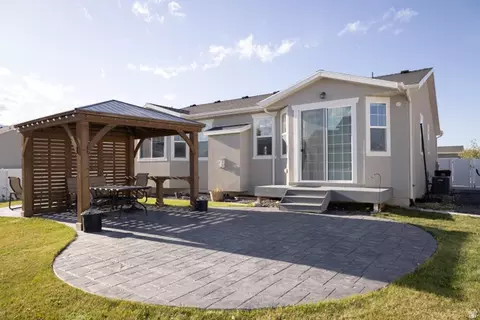 Exterior - 1488 E Kelsey Dr, Eagle Mountain, UT 84005 photo 3 of 12