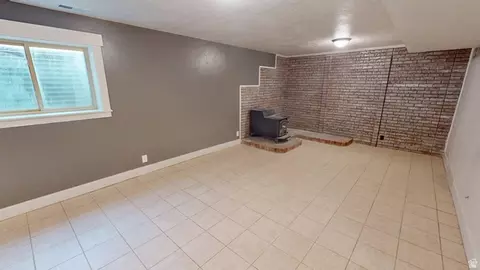 Living - 273 S 2580 E, Spanish Fork, UT 84660 photo 7 of 9