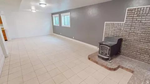 Living - 273 S 2580 E, Spanish Fork, UT 84660 photo 9 of 9