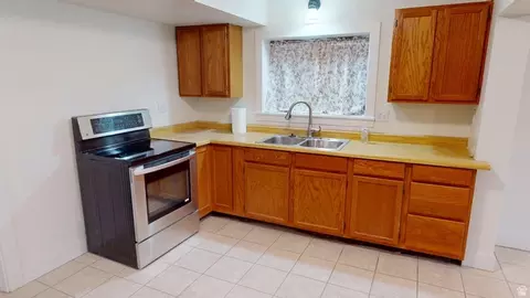 Kitchen - 273 S 2580 E, Spanish Fork, UT 84660 photo 4 of 5