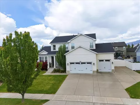 1692 W Spring Meadow Ln, Farmington, UT 84025