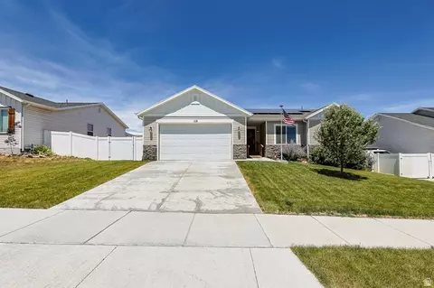 1112 W Honeycomb Dr, Grantsville, UT 84029