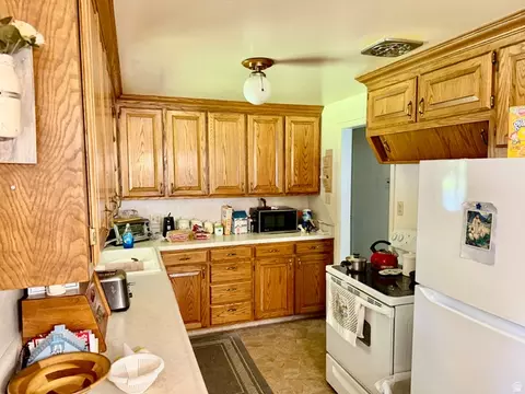 Kitchen - 1422 S 605 E, Orem, UT 84097 photo 1 of 1