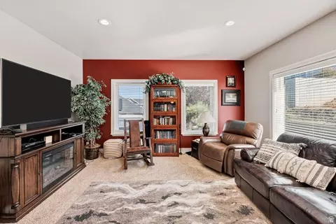 Living - 770 Eagleview Dr, Providence, UT 84332 photo 1 of 3