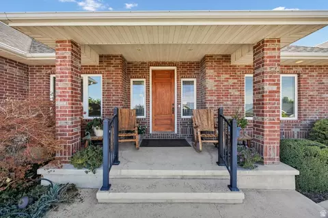 Exterior - 770 Eagleview Dr, Providence, UT 84332 photo 2 of 2