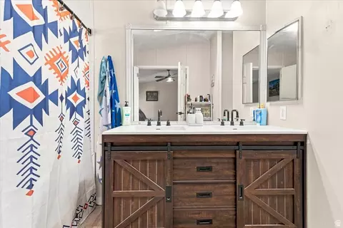 Bath - 135 E 1200 S, Ephraim, UT 84627 photo 1 of 4