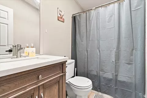 Bath - 135 E 1200 S, Ephraim, UT 84627 photo 3 of 4