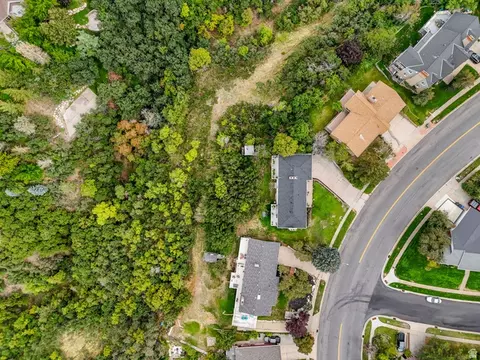 View/Area - 671 E Chelsea Dr S, Bountiful, UT 84010 photo 2 of 10