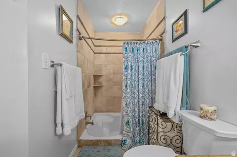 Bath - 671 E Chelsea Dr S, Bountiful, UT 84010 photo 4 of 5