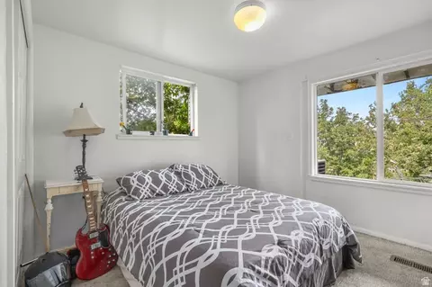 Bedroom - 671 E Chelsea Dr S, Bountiful, UT 84010 photo 4 of 7