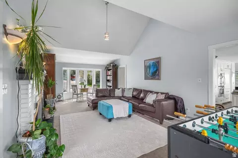 Living - 671 E Chelsea Dr S, Bountiful, UT 84010 photo 3 of 5