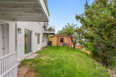 Exterior - 671 E Chelsea Dr S, Bountiful, UT 84010 photo 9 of 11