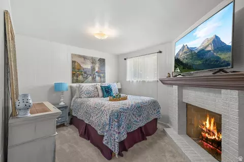 Bedroom - 671 E Chelsea Dr S, Bountiful, UT 84010 photo 6 of 7