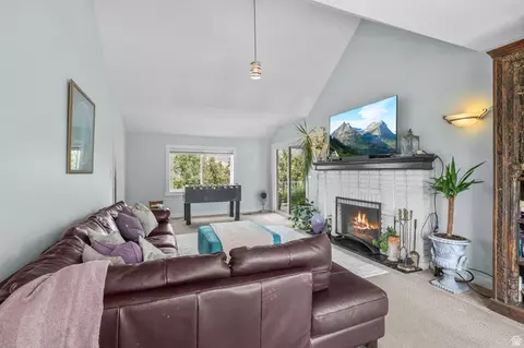 Living - 671 E Chelsea Dr S, Bountiful, UT 84010 photo 5 of 5