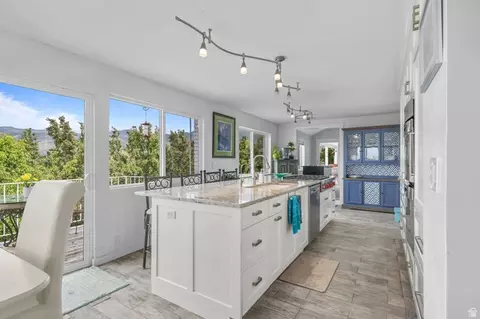 Kitchen - 671 E Chelsea Dr S, Bountiful, UT 84010 photo 4 of 4