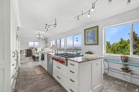 Kitchen - 671 E Chelsea Dr S, Bountiful, UT 84010 photo 1 of 4