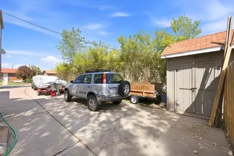Exterior - 620 E 950 S, Clearfield, UT 84015 photo 7 of 8