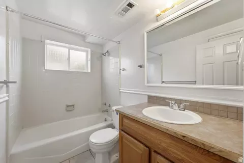 Bath - 620 E 950 S, Clearfield, UT 84015 photo 1 of 1