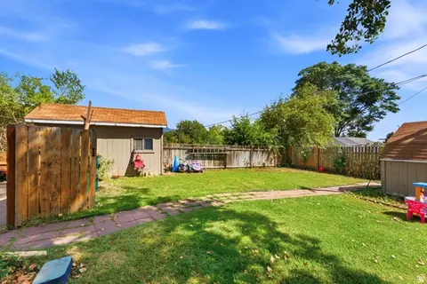 Exterior - 620 E 950 S, Clearfield, UT 84015 photo 6 of 8