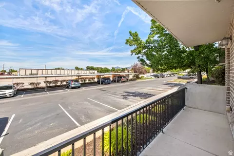 Exterior - 104 E Resaca Dr # E1, Sandy, UT 84070 photo 1 of 5