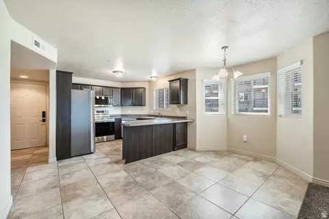 Kitchen - 104 E Resaca Dr # E1, Sandy, UT 84070 photo 5 of 5