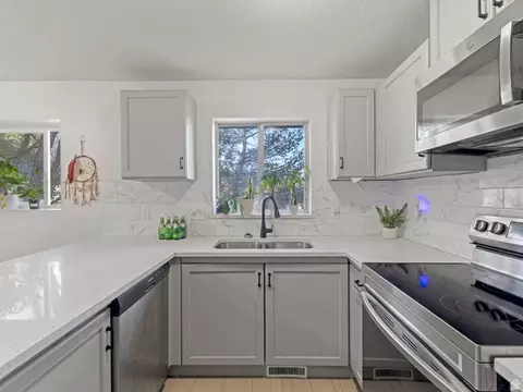 Kitchen - 1701 E 1470 S #13E, Ogden, UT 84404 photo 2 of 3