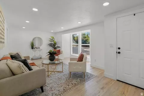 Living - 285 N 400 E, Mount Pleasant, UT 84647 photo 1 of 5