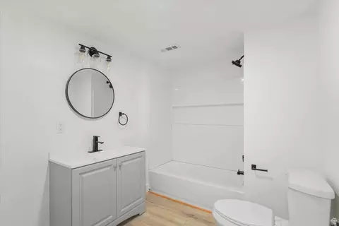 Bath - 285 N 400 E, Mount Pleasant, UT 84647 photo 3 of 3