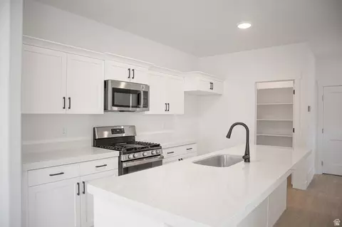 1376 E Goldie Lou Ln UNIT EAGLE, Eagle Mountain, UT 84005 photo 2
