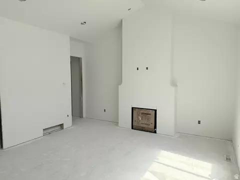 Living - 208 E 400 S, Mapleton, UT 84664 photo 2 of 5