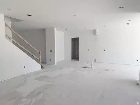 Living - 208 E 400 S, Mapleton, UT 84664 photo 3 of 5