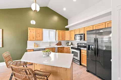 Kitchen - 603 E 2050 S, Clearfield, UT 84015 photo 2 of 2
