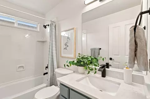 Bath - 603 E 2050 S, Clearfield, UT 84015 photo 1 of 4