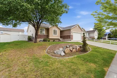 Exterior - 603 E 2050 S, Clearfield, UT 84015 photo 3 of 4