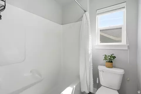 Bath - 4936 W Red Ruby Ln, Herriman, UT 84096 photo 6 of 6